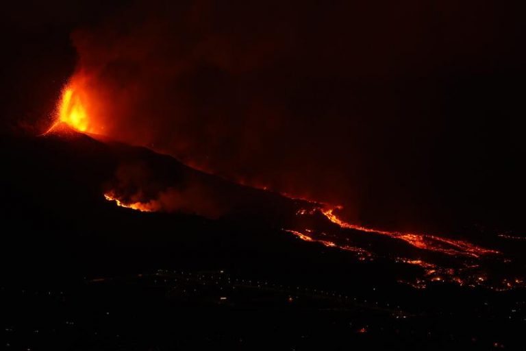 La Palma registra ocho erupciones desde el siglo XV y la de Timanfaya (Lanzarote) es la de más duración, casi seis años