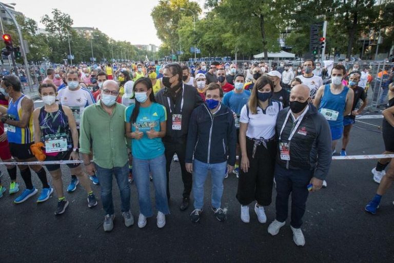 Almeida subraya el «orgullo» de volver a celebrar la Maratón Popular como «mirada al futuro» tras la pandemia