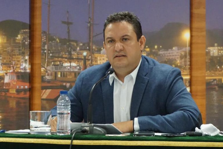 Anulan la expulsión del PSOE del alcalde de Arona