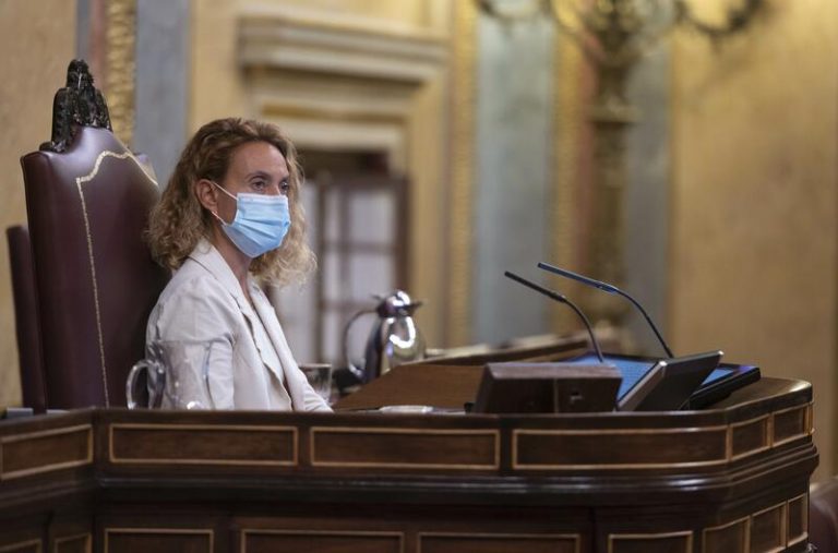 Batet rechaza protestar ante el Gobierno por la falta de ministros en el Congreso