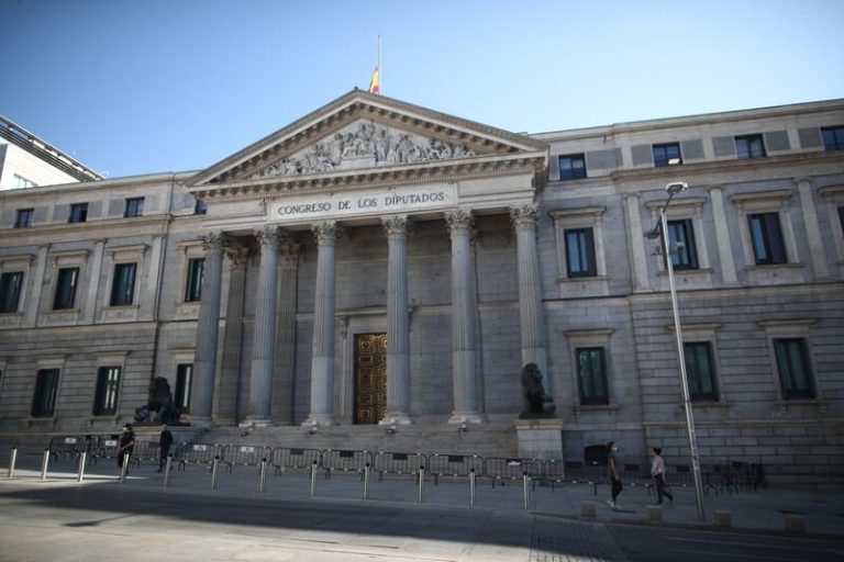 El Congreso encarga al Gobierno un catálogo de soldados españoles enterrados en cementerios de todo el mundo