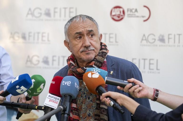 Álvarez dice que debatir sobre la edad de jubilación es «perder el tiempo»