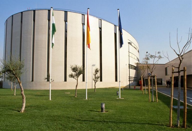 Enaire destina 13,8 millones a la digitalización de las comunicaciones de voz y datos en Sevilla y Málaga