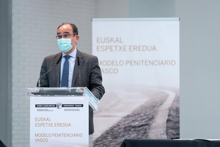 Asesor del Gobierno Vasco: Los presos de ETA deben cumplir «las penas igual que los demás» reclusos