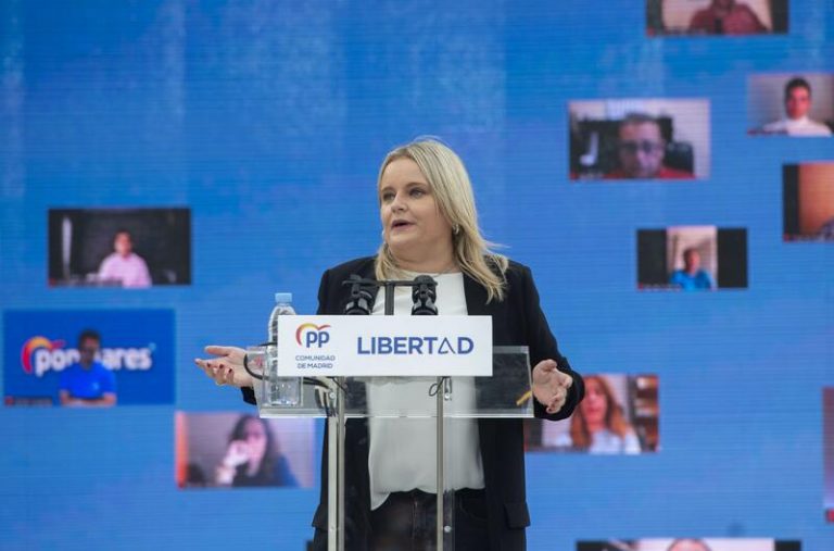 Víctimas del terrorismo arremeten en la Convención del PP contra el Gobierno