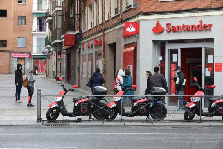 Santander potencia el negocio Agro con un córner para agricultores y ganaderos