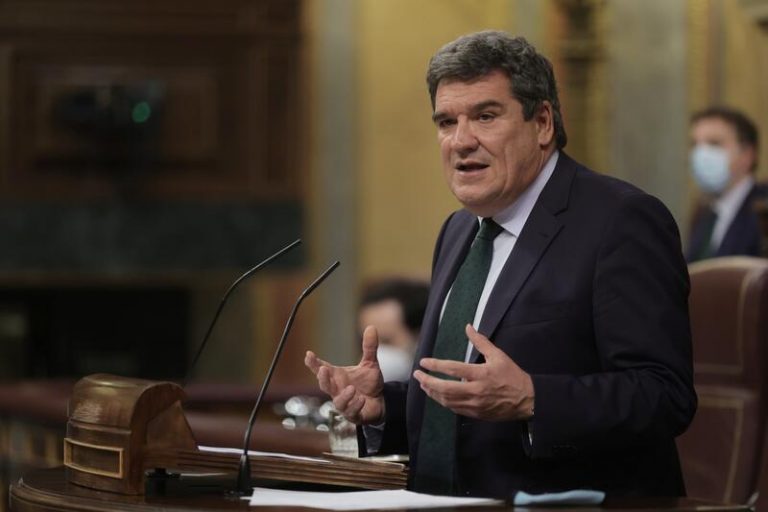 Escrivá insiste en incentivos para quien quiera retrasar la jubilación