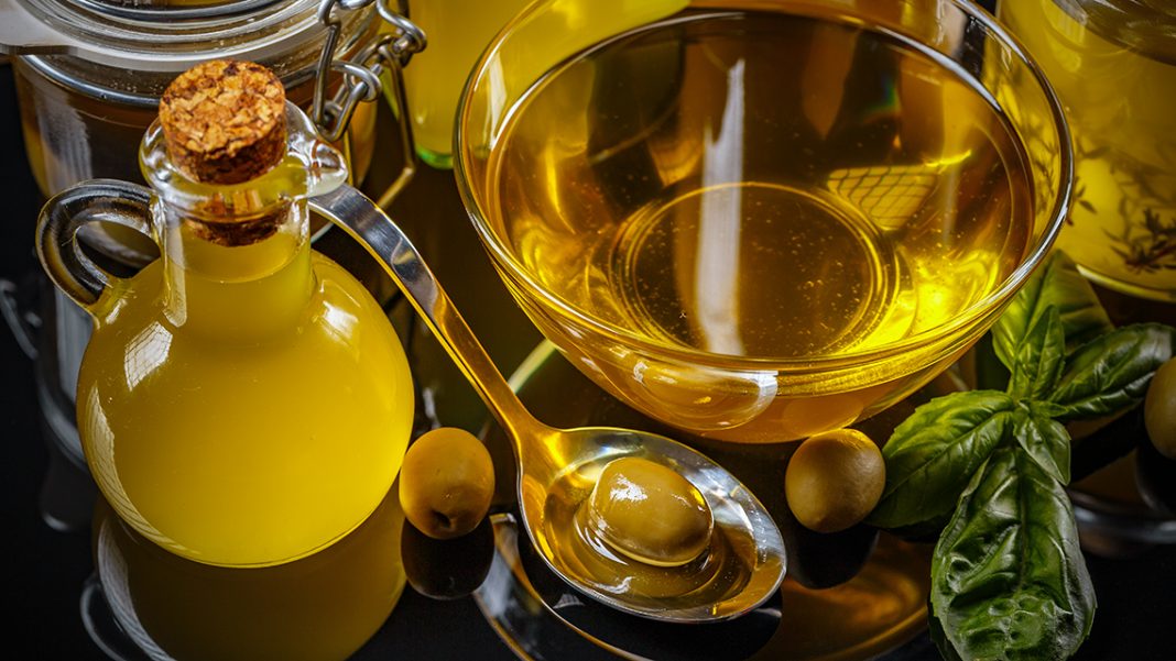 ¿Caduca el aceite de oliva? Esto es lo que de verdad sabemos