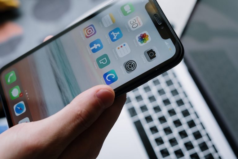 Cómo saltarte la pantalla de bloqueo de iOS15