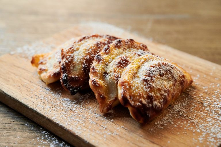 Clásico Argentino, las empanadas para llevar que triunfan en París