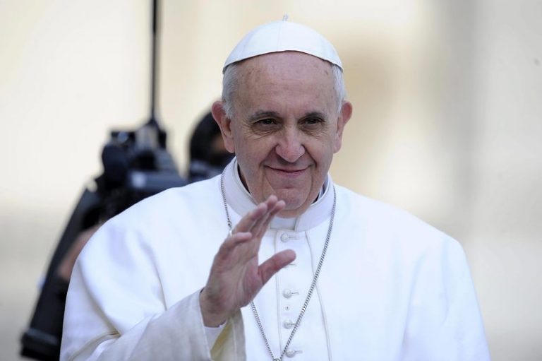 El Papa pide que la fe no sea «reducida al legalismo»