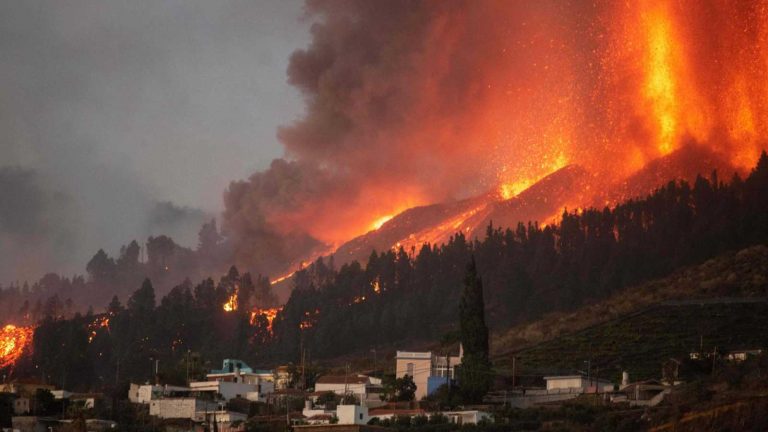 El director de Protección Civil: «La Palma es una isla segura» pese a la «gran emergencia»