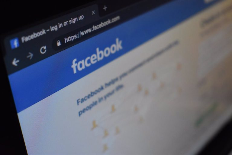 El número de adolescentes usuarios de Facebook cae un 19% en dos años