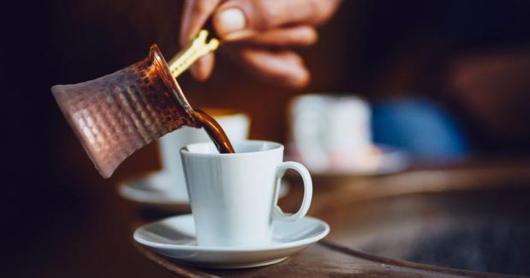 Este es el número máximo de tazas de café que debes tomar al día