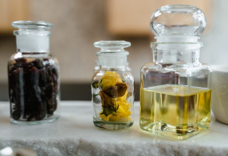 Estos son los usos que puedes darle al vinagre fuera de la cocina