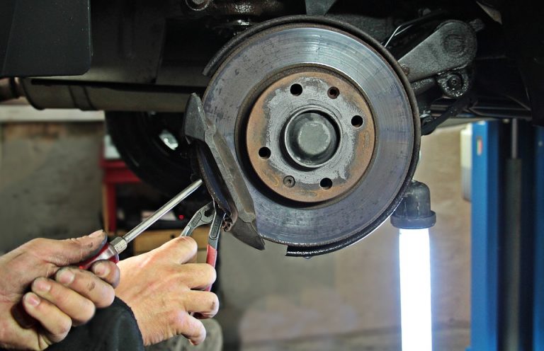 Cómo saber cuándo tienes que cambiar los frenos de tu coche