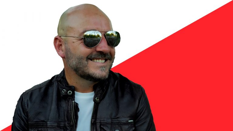 Gus Sánchez viaja a un rock vibrante con sus temas ‘En la estampida’ y ‘Solo importas tú’