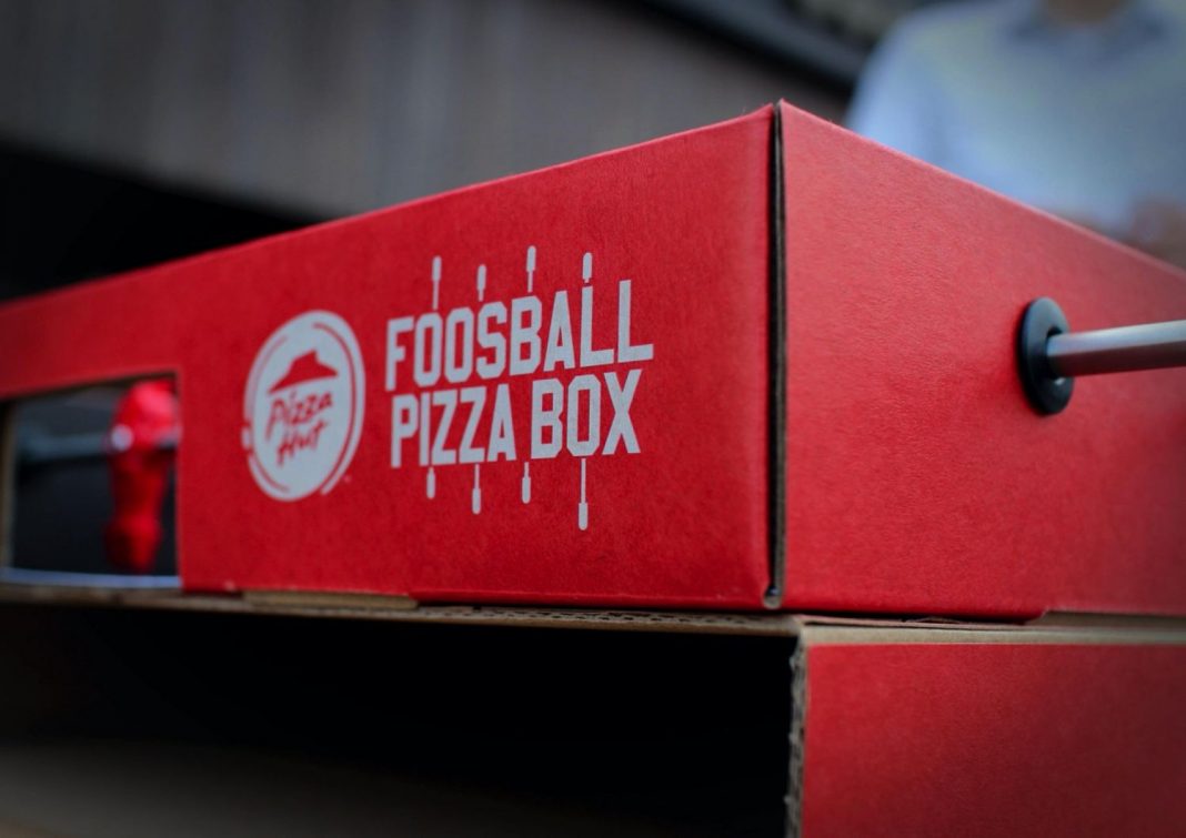 Las cajas de pizza con futbolín de Pizza Hut y otros inventos que petaron