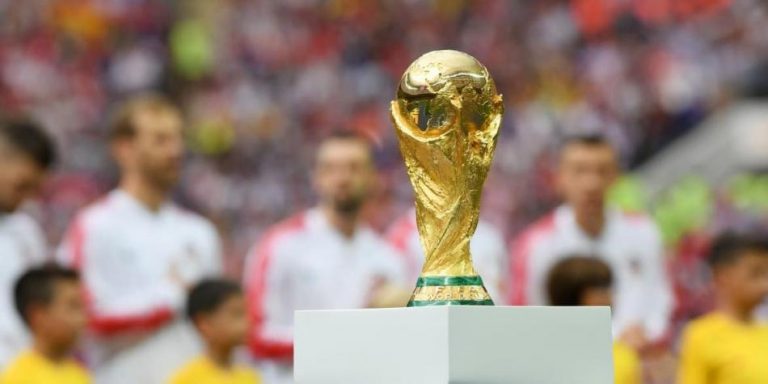 Mundial de dos años de la FIFA: jugadores y clubes que están en contra