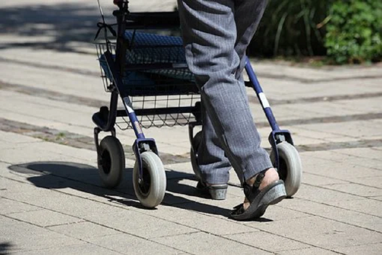 Productos indispensables de ortopedia para ancianos o discapacitados