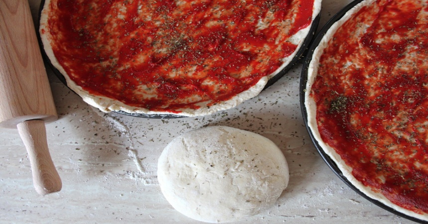 Pizza A Los Cuatro Quesos: La Base Que Debes Darle A La Masa Para Que Quede Espectacular