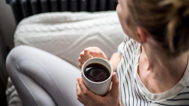 La razón por la que nunca deberías tomar café en ayunas