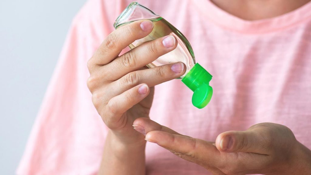 Por Qué No Debes Secarte Las Manos Cuando Te Desinfectas Con Alcohol