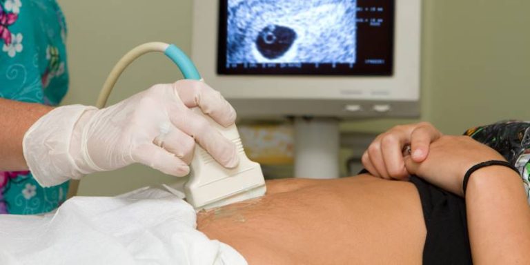 Presidente del Comité de Bioética propone un registro de no objetores al aborto