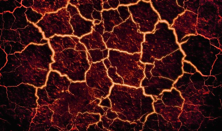Qué diferencia hay entre el magma y la lava
