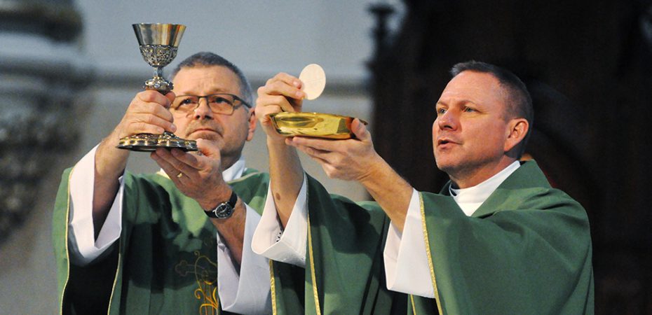 ¿Cuáles Son Las Funciones De Los Diáconos En La Iglesia Católica?