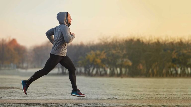 Qué le pasa a tu cuerpo si sales a correr en ayunas