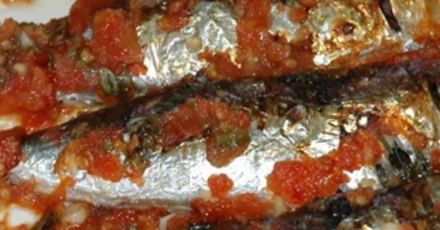 Sardinas: cómo hacerlas con tomate en el horno