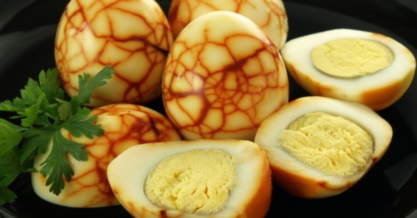 Sorprende en la mesa: Cómo hacer unos huevos cocidos amarmolados