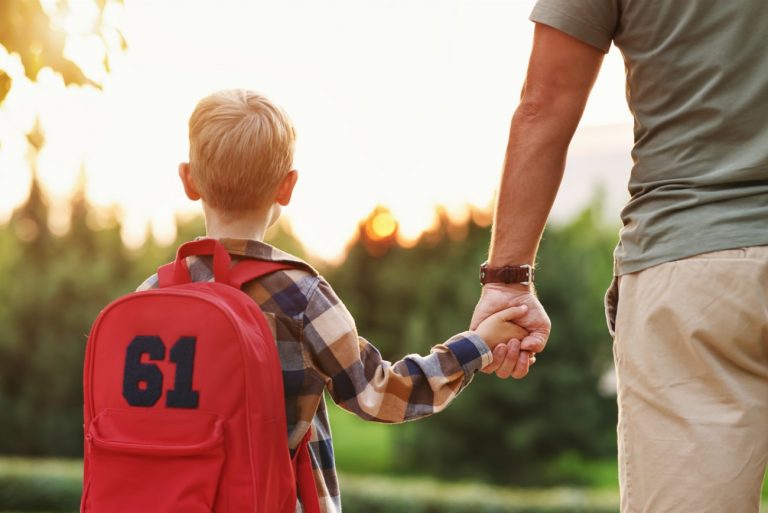 Un estudio asocia las infecciones graves en la infancia con autismo en varones