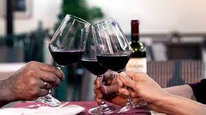 Qué le pasa a tu cuerpo si tomas más de una copa de vino al día