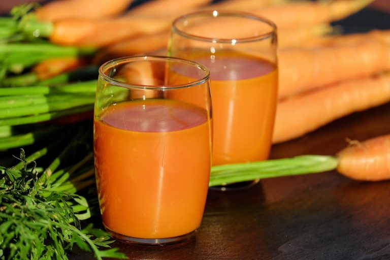 Por qué deberías incluir jugo de zanahoria en tu dieta