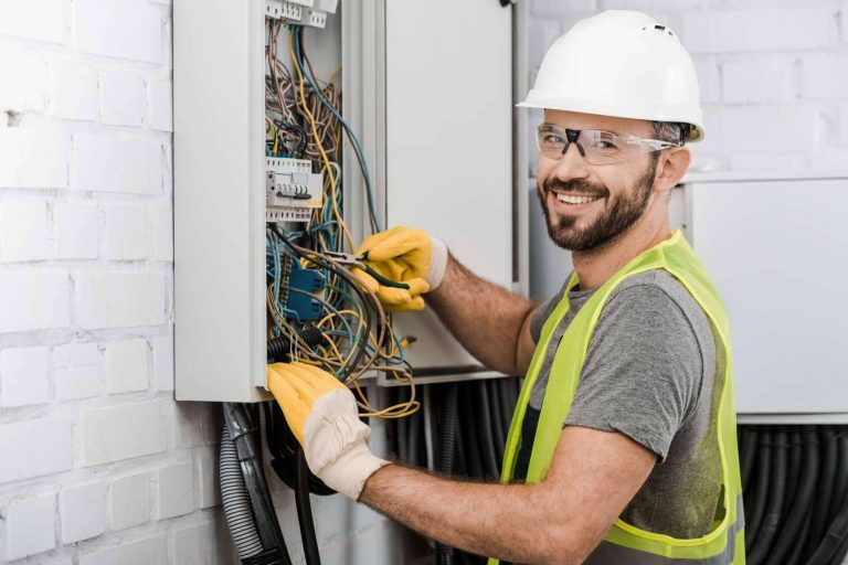 Ecoluz Instalaciones se encarga de la realización de instalaciones eléctricas