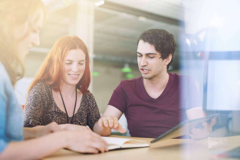 Los beneficios del mentoring mensual para emprendedores con funnel architect Israel Huerta