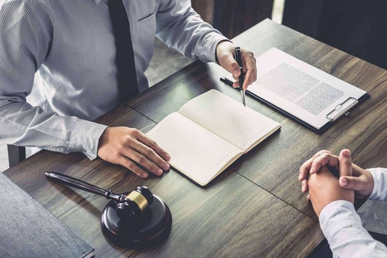 ¿Cómo reunificar o cancelar las deudas?, por la firma de abogados Iraola Advocatorum