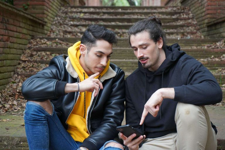 Los dos youtubers que se convirtieron en formadores de trading, por Trading Lab