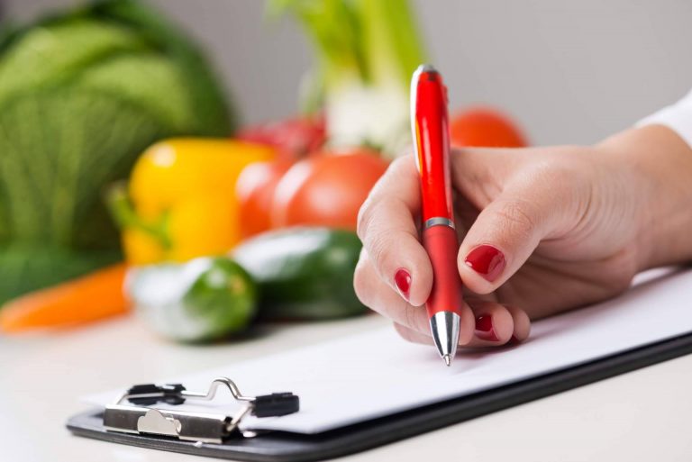 Naxer, el centro de estudios superiores con 25 años de historia, permite estudiar un máster online en nutrición
