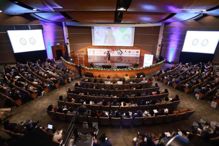 Mónica Galán proporciona las claves para impulsar la carrera mediante la comunicación