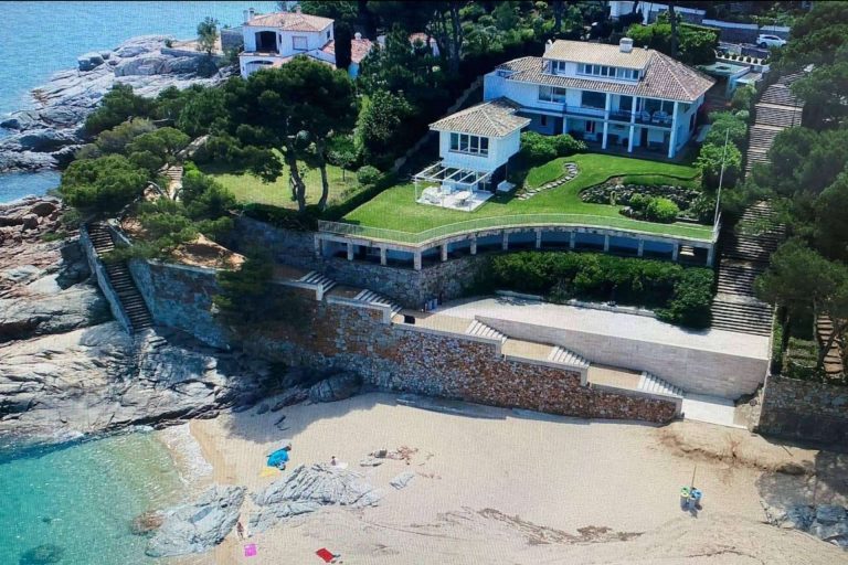 Casas en venta en la Costa Brava con Buy House Real Estate, una agencia inmobiliaria de referencia