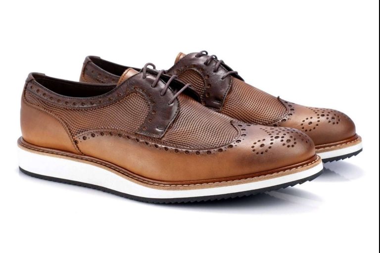 los zapatos Derby son el complemento perfecto para el hombre actual