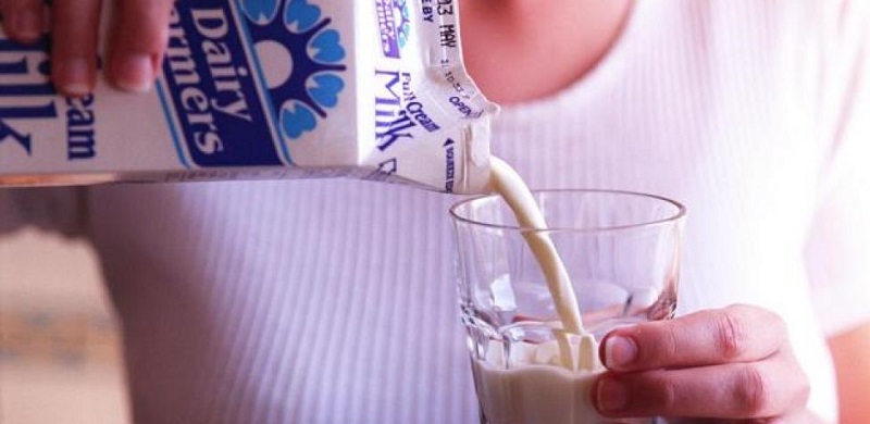 Qué le pasa a tu cuerpo si tomas un vaso de leche todos los días