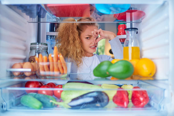 Estos Son Los Usos Que Le Puedes Dar Al Limón Fuera De La Cocina 25 Mal Olor De La Nevera