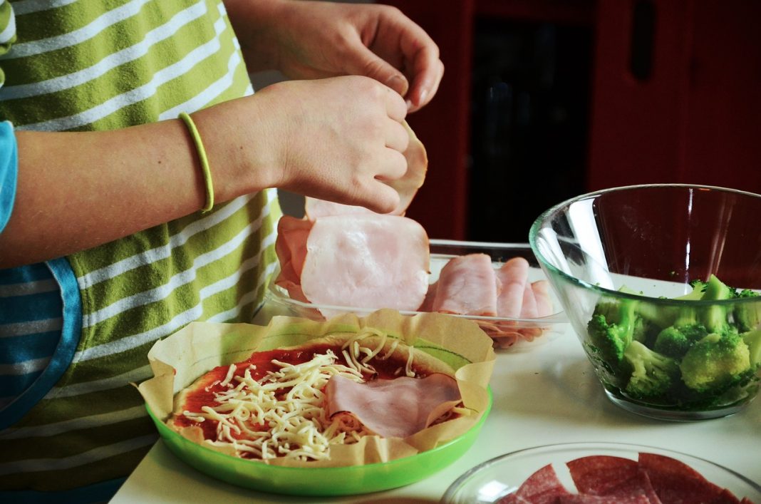 Cómo hacer una pizza al microondas en solo cinco minutos