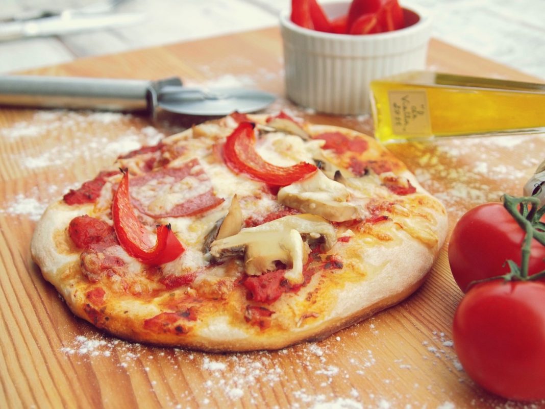 Cómo hacer una pizza al microondas en solo cinco minutos