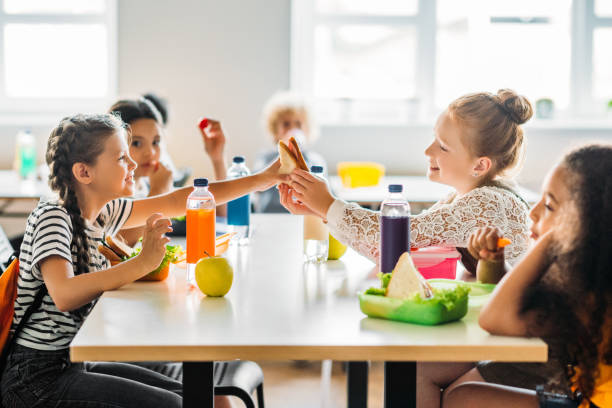 ¿Quiénes Pueden Solicitar Una Plaza En El Comedor Escolar?