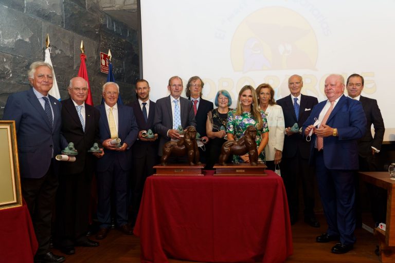 Loro Parque entrega el Premio Gorila a Robin Ganzert y a los consejeros eméritos de Loro Parque Fundación